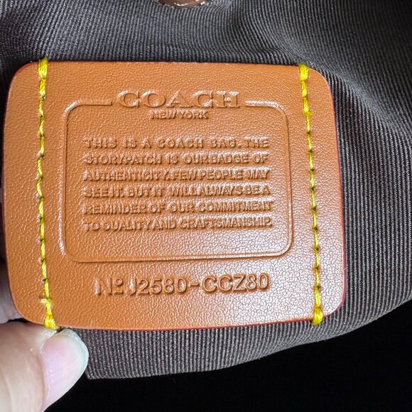 Coach Signature Canvas Tote Bag | CCZ80 - Picture 9 of 9